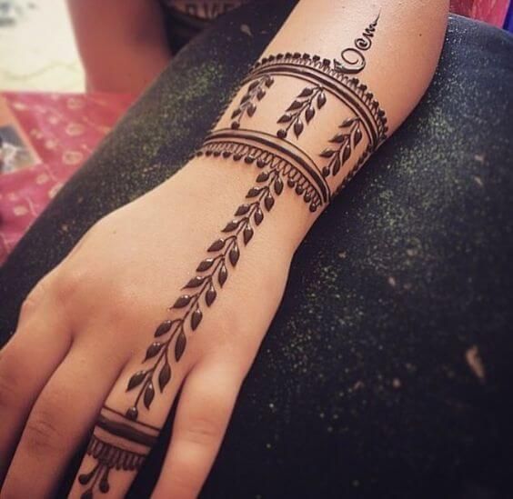 Minimalist Mehndi Designs