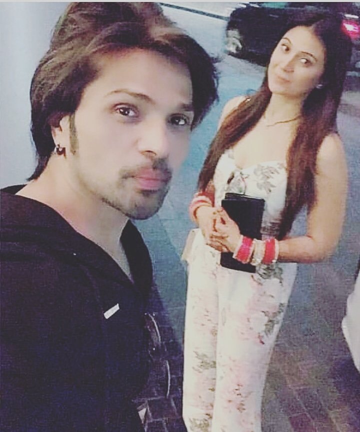 himesh reshammia wife sonia kapoor pics