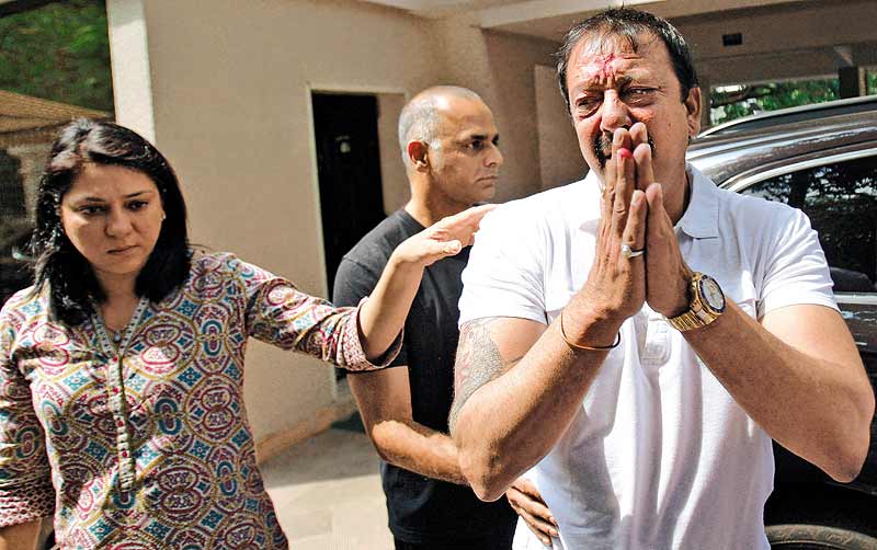 Sanjay dutt third stage lung cancer