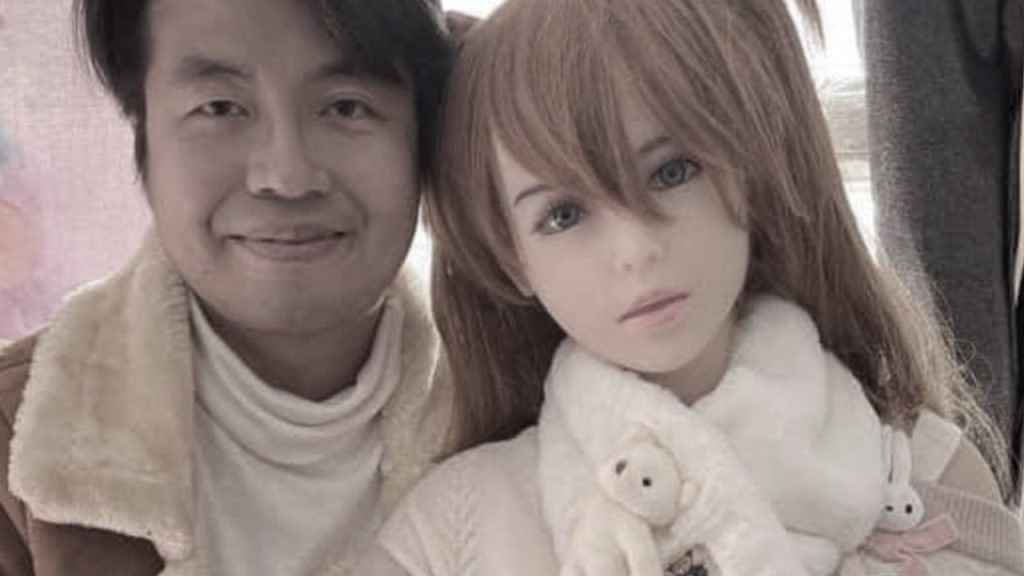 Hongkong man engaged To sex doll