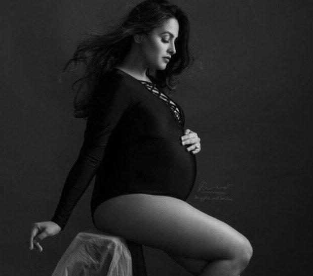 Anita Hassanandani latest maternity shoot