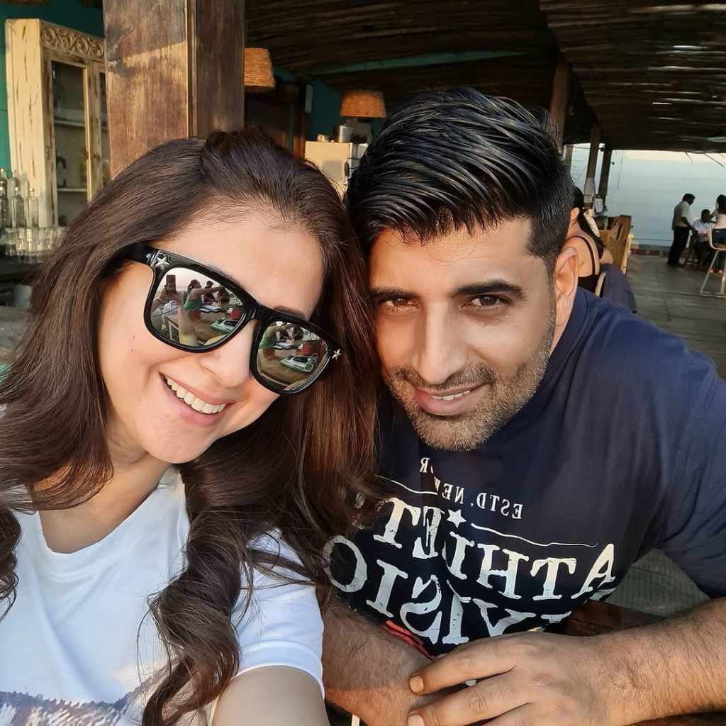 Urmila with her hubby Mohsin 