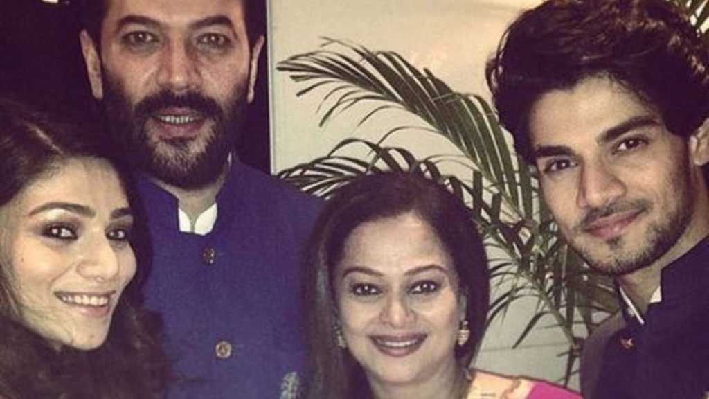 Sana Pancholi and Sooraj Pancholi family photo