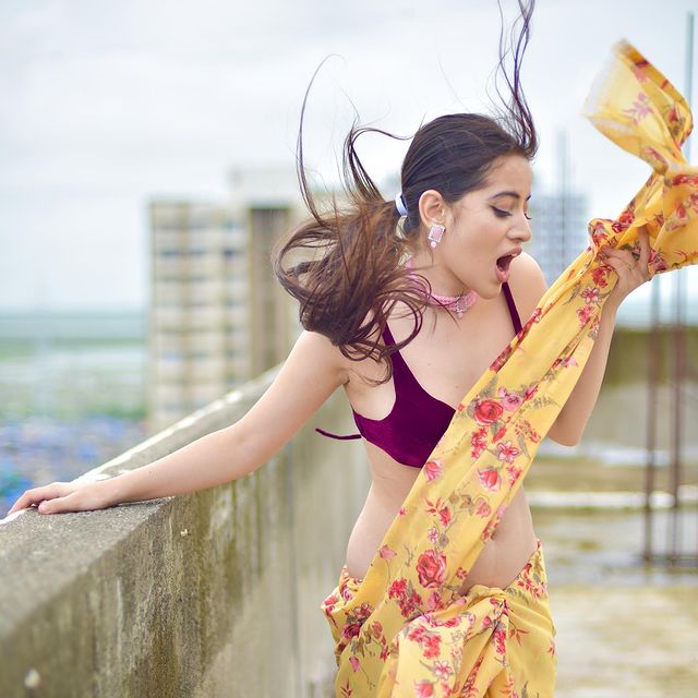 Urfi Javed hot boobs photos