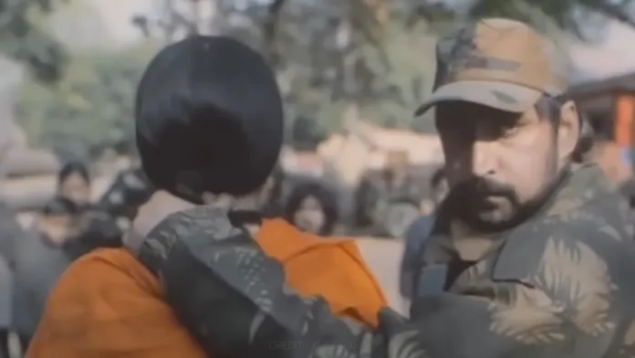 Sharda Pandit as Girija tickoo