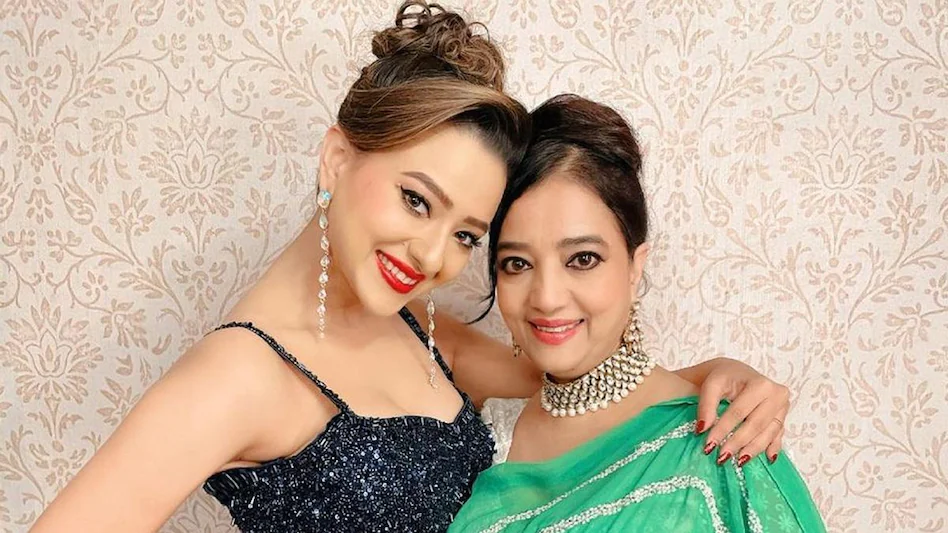 Madalsa Sharma mother