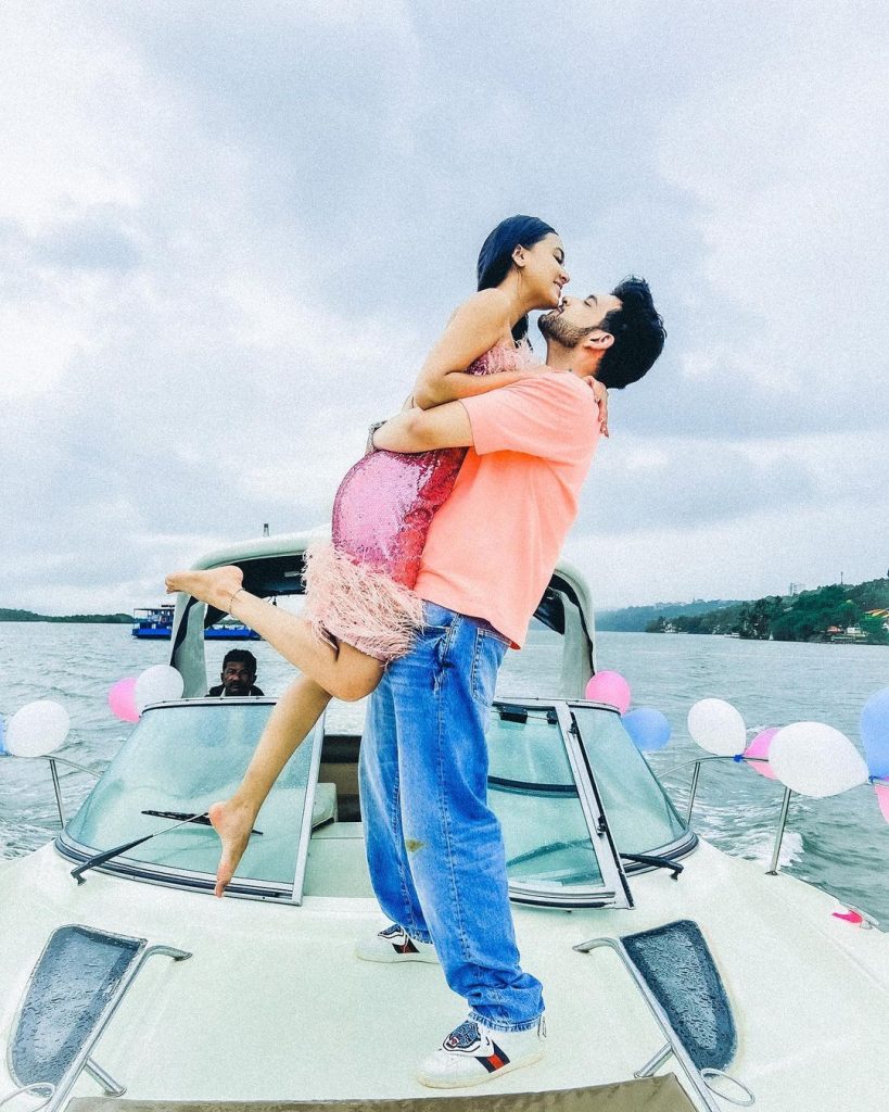 Karan Kundrra Tejasswi Prakash pics