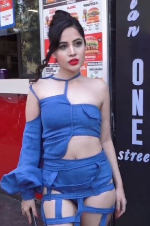 Urfi Javed Bold Pics