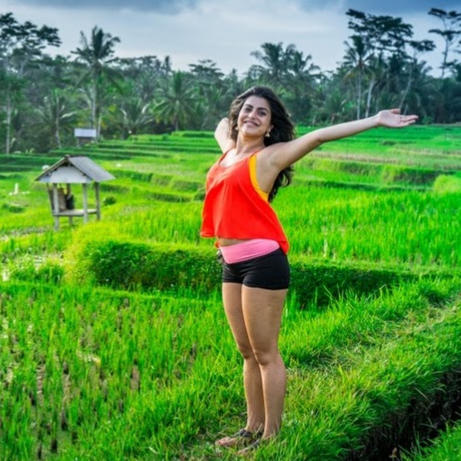 Hot Photos Collection of Shenaz Treasury