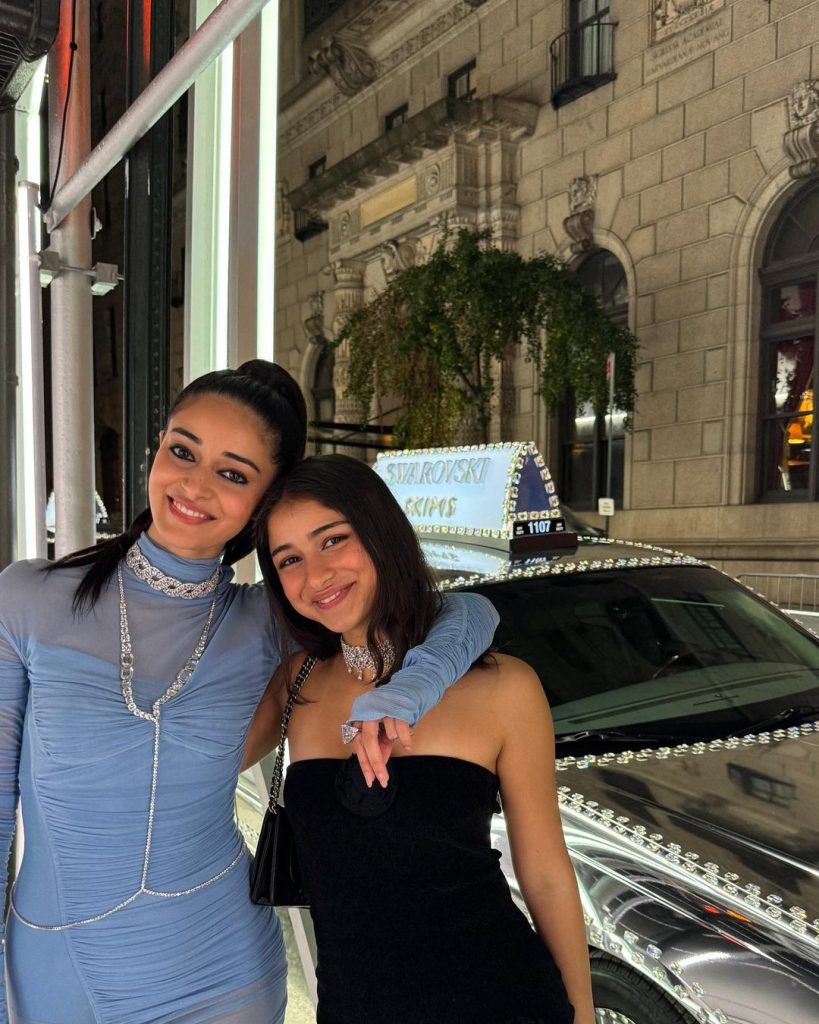 Ananya Panday with sister Rysa