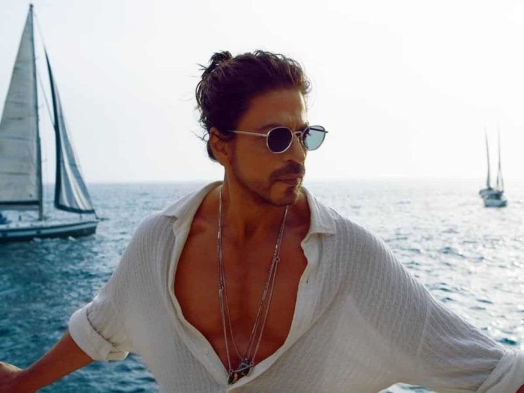 Shahrukh Khan's Smoking Video