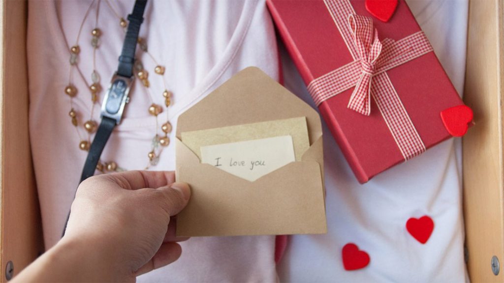 These 5 Beautiful Watches Make The Perfect Valentine’s Day Gift