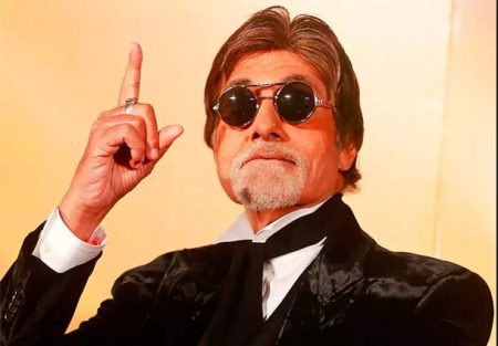 Amitabh Bachchan Put His Old Mercedes-Benz For Sale on OLX For Just Rs 9.99 Lakh