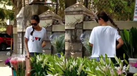 Malaika Arora Spotted Buying Flowers on The Roads, Nobody Recognizes Her