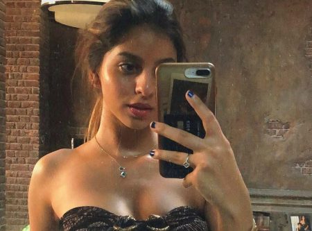Shah Rukh Khan’s Daughter Suhana Trolled For Showing ATM Card in Her Phone Cover