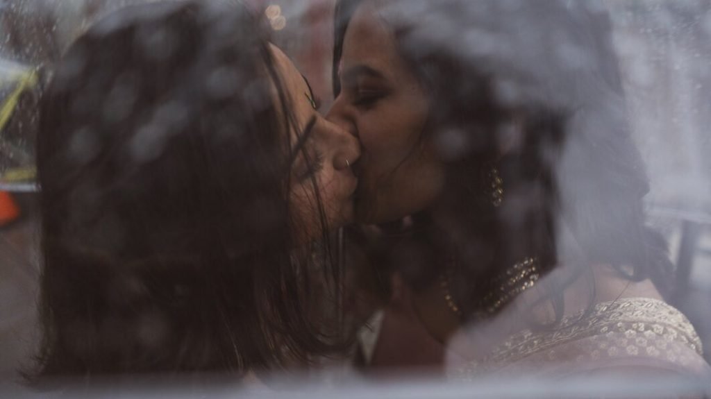 A Hindu-Muslim Lesbian Couple is Getting Viral on The Internet For Their Photos