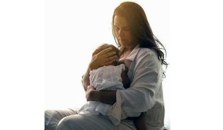 Neha Dhupia’s Photo of Breastfeeding Her Daughter is Getting Viral