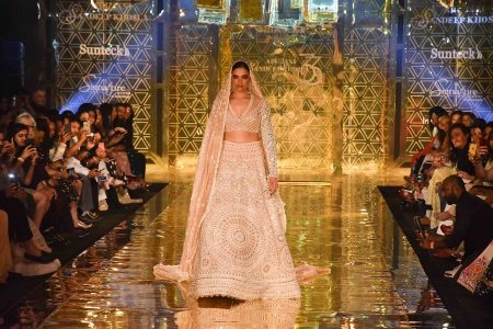 Deepika Padukone Sets The Ramp On Fire On Disco Deewane at Abu Jani-Sandeep Khosla’s Fashion Show