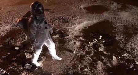 Video of an Artist Moonwalking in Bengaluru’s Potholed Road as an Astronaut is Getting Viral
