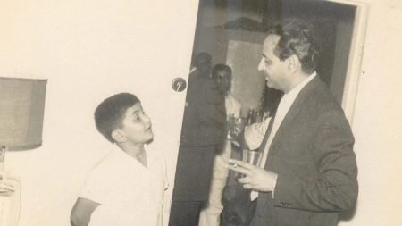 Rishi Kapoor Shares Throwback Photo Of Veteran Actor Pran, Wrote This rishi kapoor on twitter