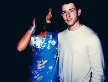 Priyanka Chopra Flaunting Herself In Saree And Missing Her Family Pryanka Chopra