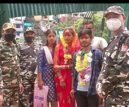Indian Groom Brought Nepali Bride In 10 Minutes After Border Bridge Was Opened for 15 Minutes