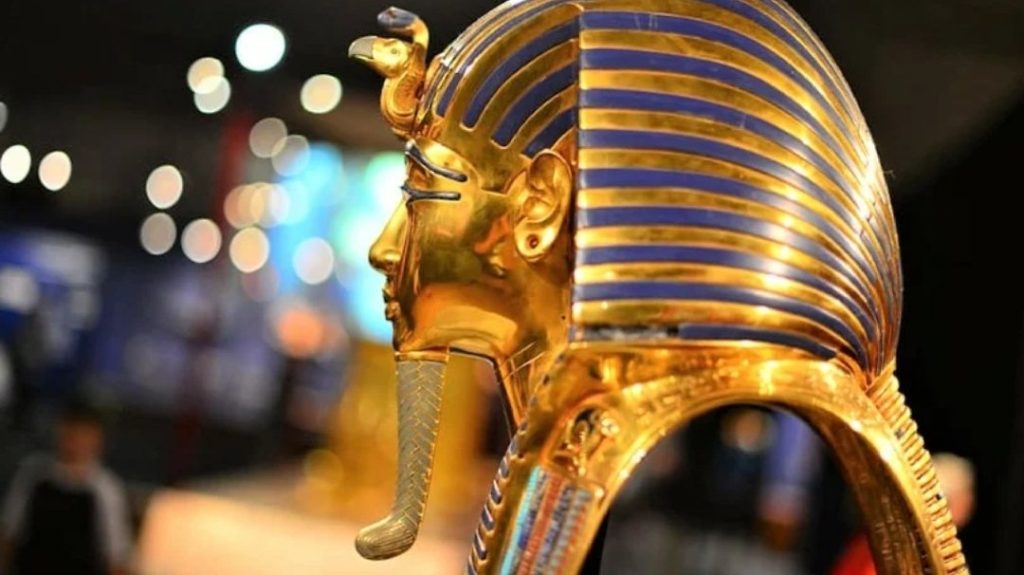 EXPLAINED! Why the pharaohs of Ancient Egypt wore fake beards?