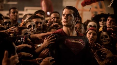 Henry Cavill will return as Superman after all, Says Rumours Henry Cavill as Superman