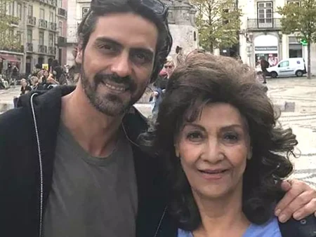 Famous Bollywood Actor’s Mother Dies Even After Winning Her Battle Against Breast Cancer